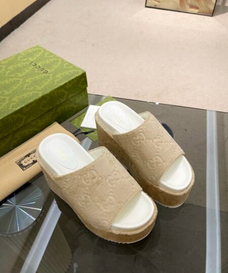 Gucci Women’s GG Platform Sandal Beige For Women GG