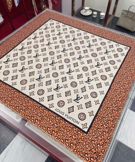 Louis Vuitton Wild at Heart Shawl Brown 140cm/55in