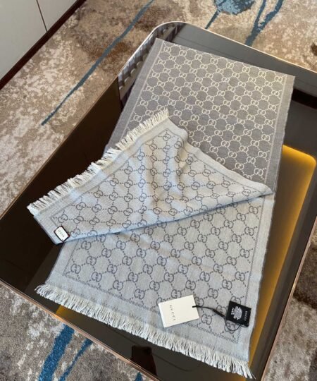 Gucci GG Lamé Lacquard Stole Scarf Light Grey 71in/180cm