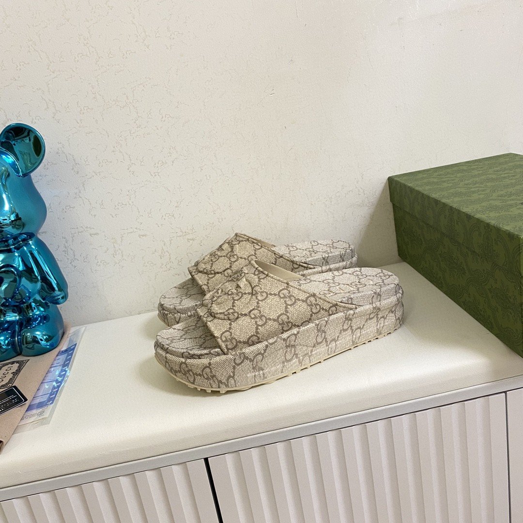 Gucci Interlocking G Slide Sandal Beige For Men 725535 JAAC6 9742 - Image 5