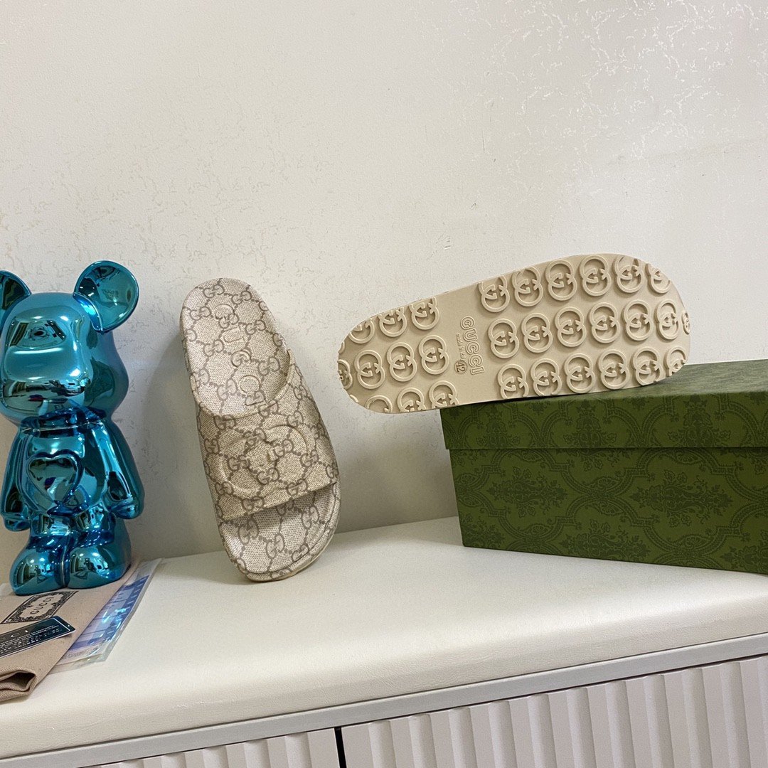 Gucci Interlocking G Slide Sandal Beige For Men 725535 JAAC6 9742 - Image 9