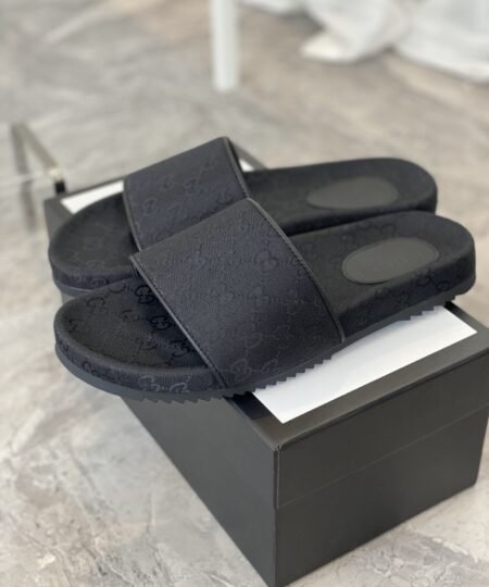 Gucci Men’s GG Slide Sandals Black For Men 624695