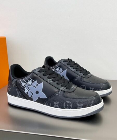 Louis Vuittion Rivoli Sneaker Black For Men LV 1AA44D