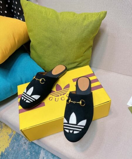 Gucci x Adidas Women’s GG Trefoil Slipper Black For Women GG