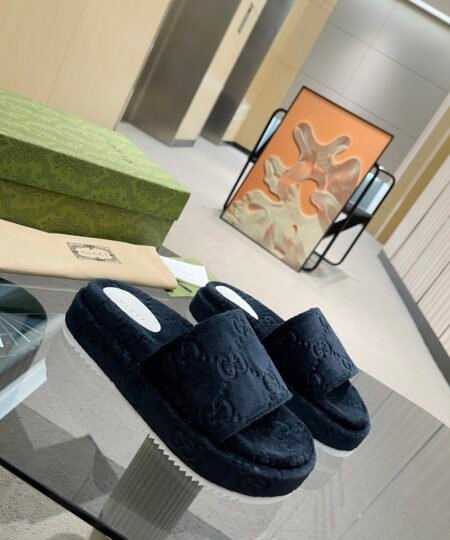 Gucci Women’s GG Platform Sandal Black For Women GG