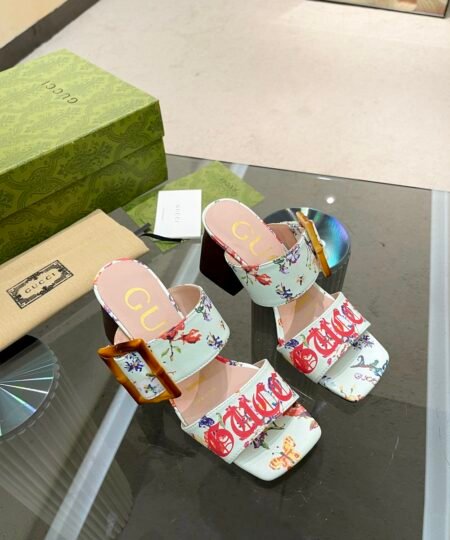 Gucci Women’s ‘Soave’ Sandal With Bamboo Buckle White For Women GG‎