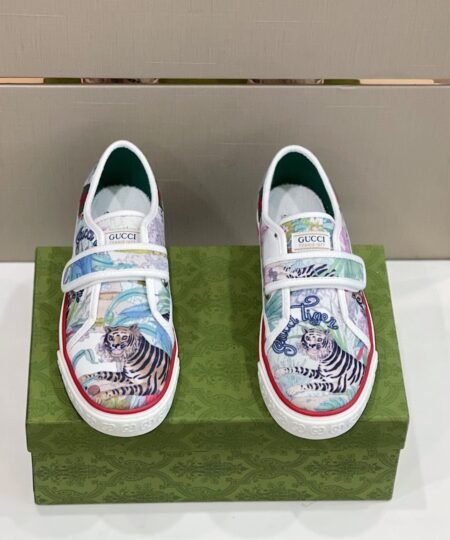 Gucci Women’s Tennis 1977 Sneaker With Tiger White Blue For Women 676092