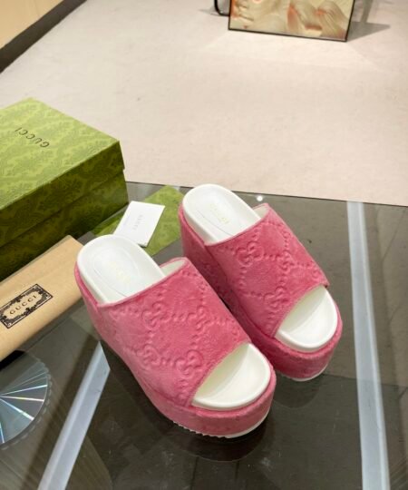 Gucci Women’s GG Platform Sandal Pink For Women GG