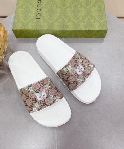 Gucci Women’s GG Slide Sandal With Cat White And Brown For Women 407345
