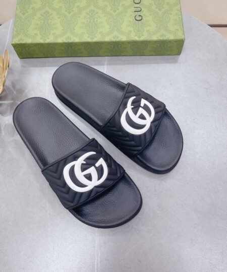 Gucci Women’s Quilted GG Rubber Slide Black And White For Women 601041