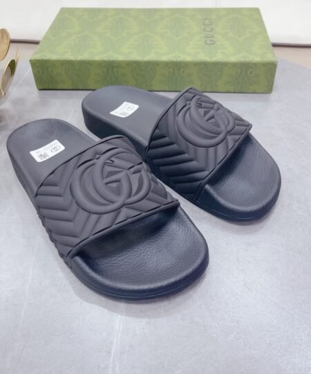 Gucci Women’s Quilted GG Rubber Slide Black For Women 601041 JD600 1000