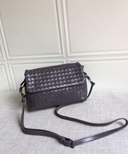 Bottega Veneta Classic Intrecciato Dark Brown, For Women, Women’s Bags 8.9in/22.5cm