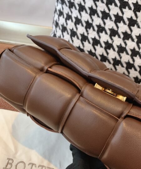 Alternative view of Bottega Veneta Chain Cassette Fondant, For Women, Women’s Bags 10.2in/26cm 631421VBWZ02132