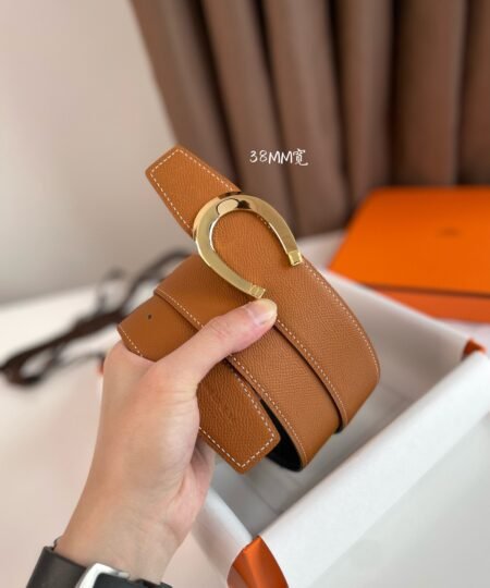 Alternative view of Hermes belt