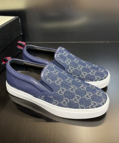 Gucci Men's GG Supreme Slip-on Sneaker Blue For Men 407362