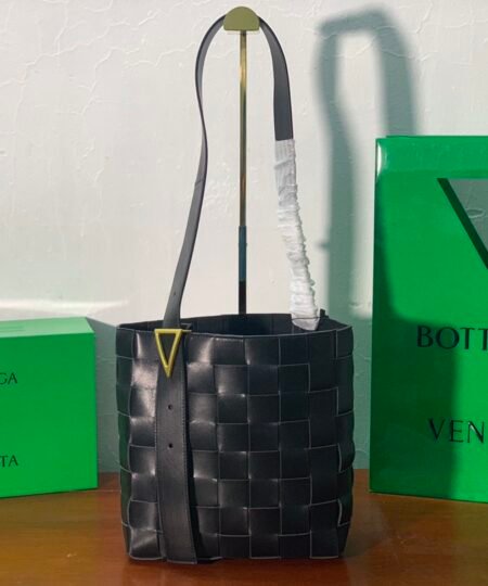 Bottega Veneta Shoulder Bag Nappa Black, For Women, Women’s Bags 12.9in/33cm