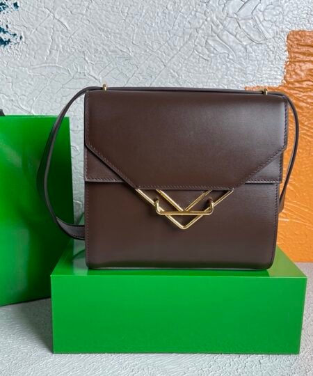 Bottega Veneta Clip Bag Brown, For Women, Women’s Bags 9in/23cm