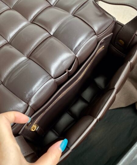 Alternative view of Bottega Veneta Padded Cassette Bag For Women 10.2in/26cm In Fondant 591970VCQR12132