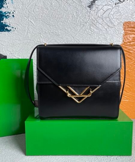 Bottega Veneta Clip Bag Black, For Women, Women’s Bags 9in/23cm