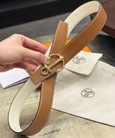 Alternative view of Hermes belt