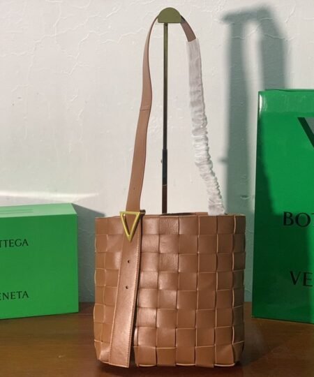 Bottega Veneta Shoulder Bag Nappa Brown, For Women, Women’s Bags 12.9in/33cm