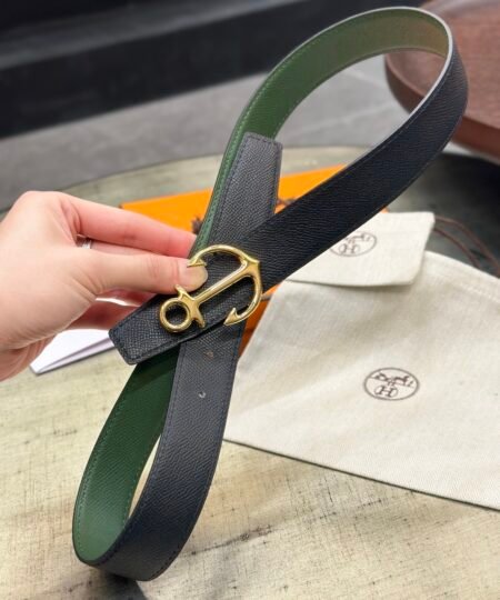 Alternative view of Hermes belt