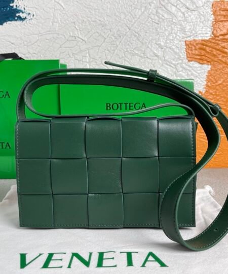 Bottega Veneta Cassette Raintree, For Women, Women’s Bags 9.1in/23cm 578004VMAY13035