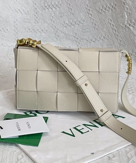 Bottega Veneta Cassette White, For Women, Women’s Bags 9.1in/23cm 666870V17H19009