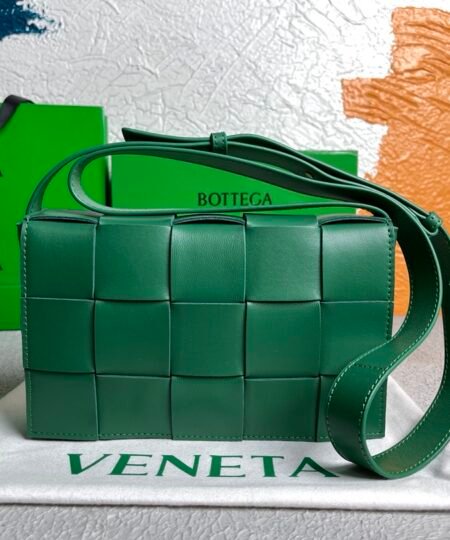 Bottega Veneta Cassette Green, For Women, Women’s Bags 9.1in/23cm
