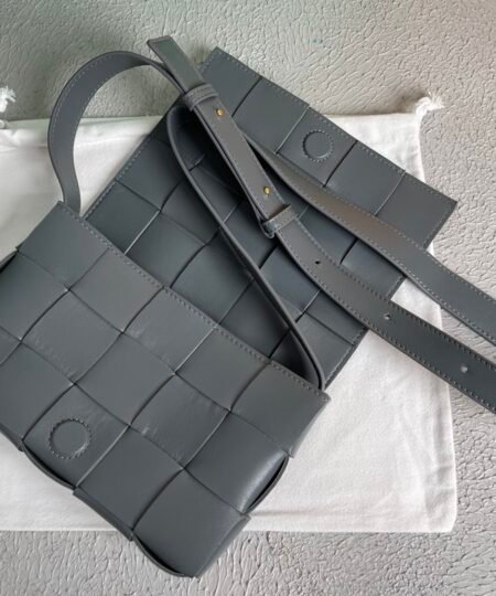 Alternative view of Bottega Veneta Cassette Thunder, For Women, Women’s Bags 9.1in/23cm 578004VMAY11242