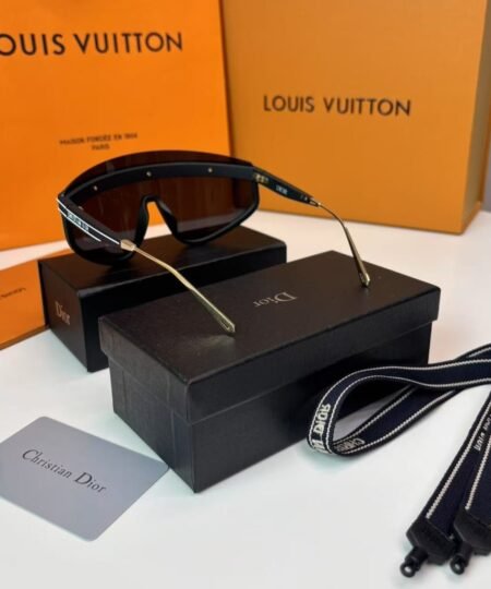 Alternative view of Dior Club M2U