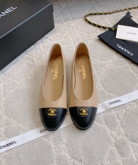 Chanel Sandals Beige/Black For Women