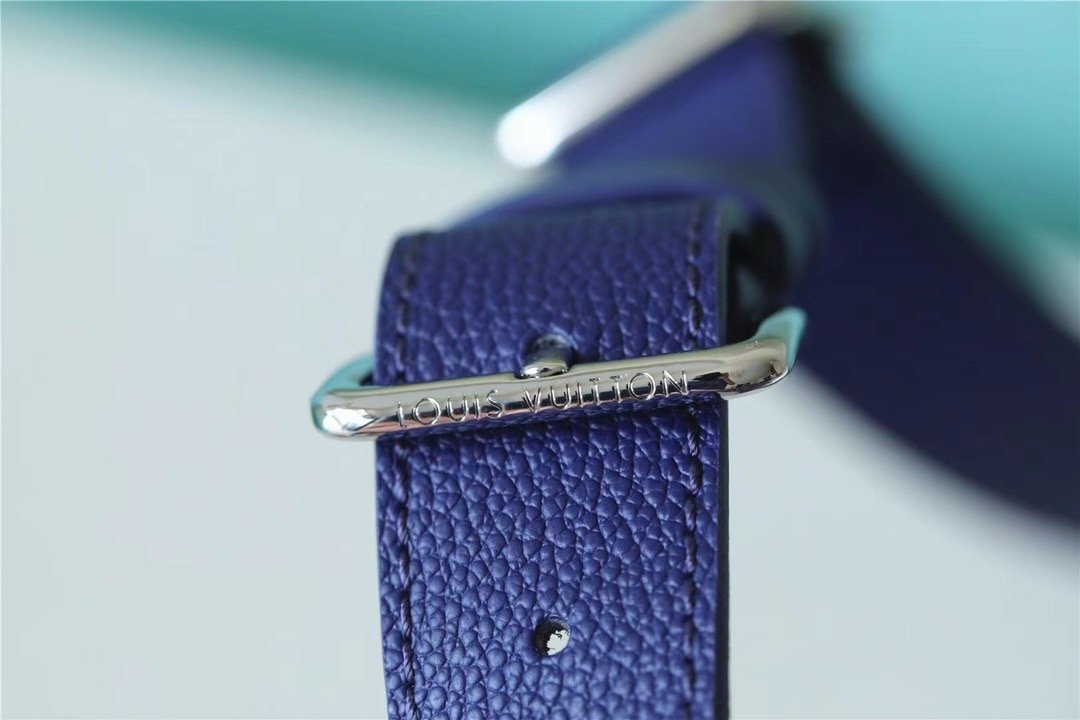 Louis Vuitton Discovery Bumbag PM Monogram Blue For Men, Men’s Bags, Shoulder And Crossbody Bags 17.3in/44cm LV M20587 - Image 4