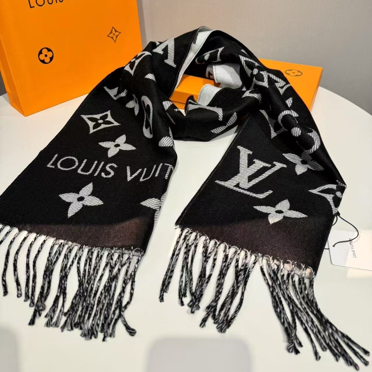 Louis Vuitton LV Essential Scarf Black For Women - Image 4