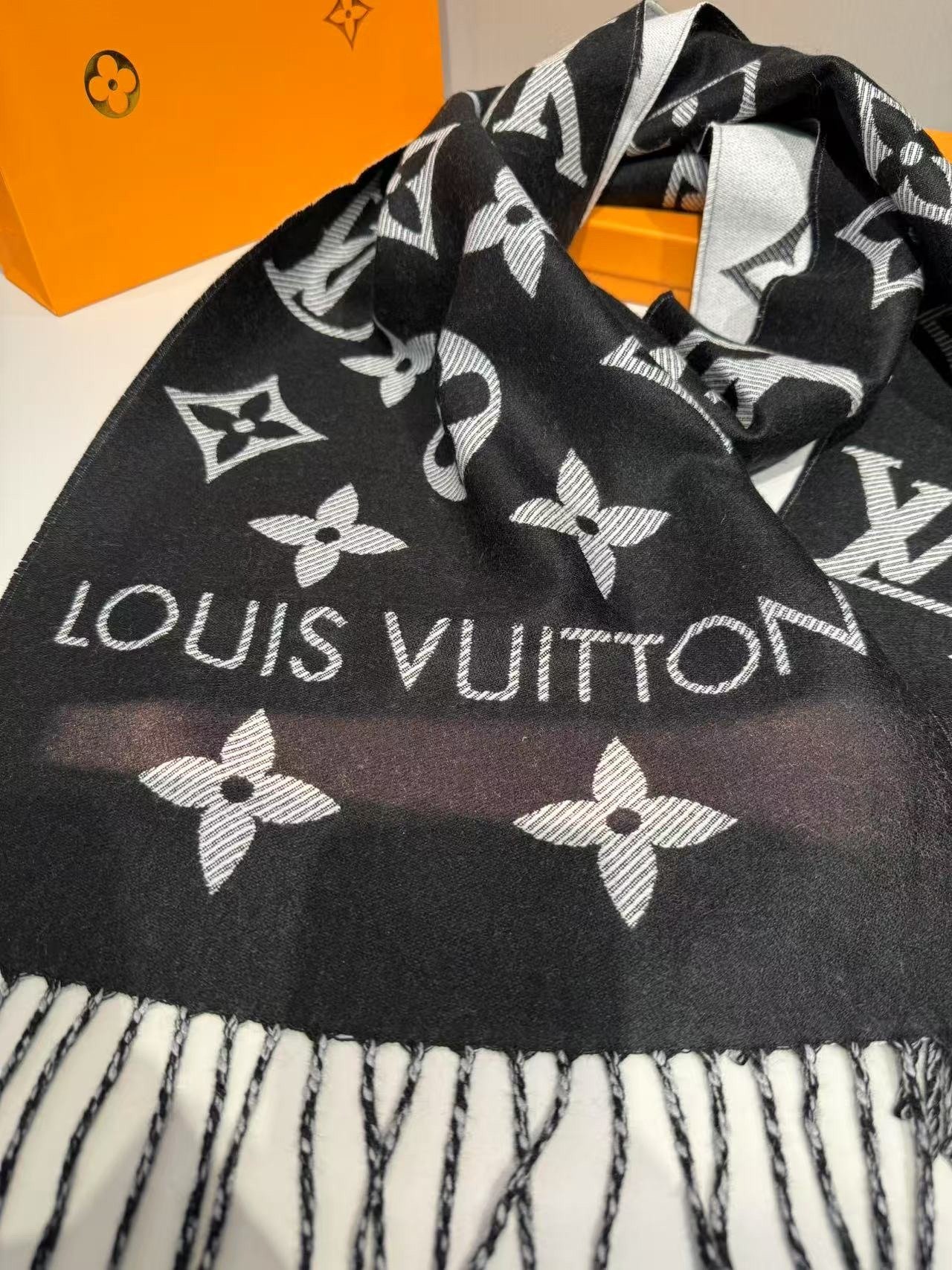 Louis Vuitton LV Essential Scarf Black For Women - Image 5