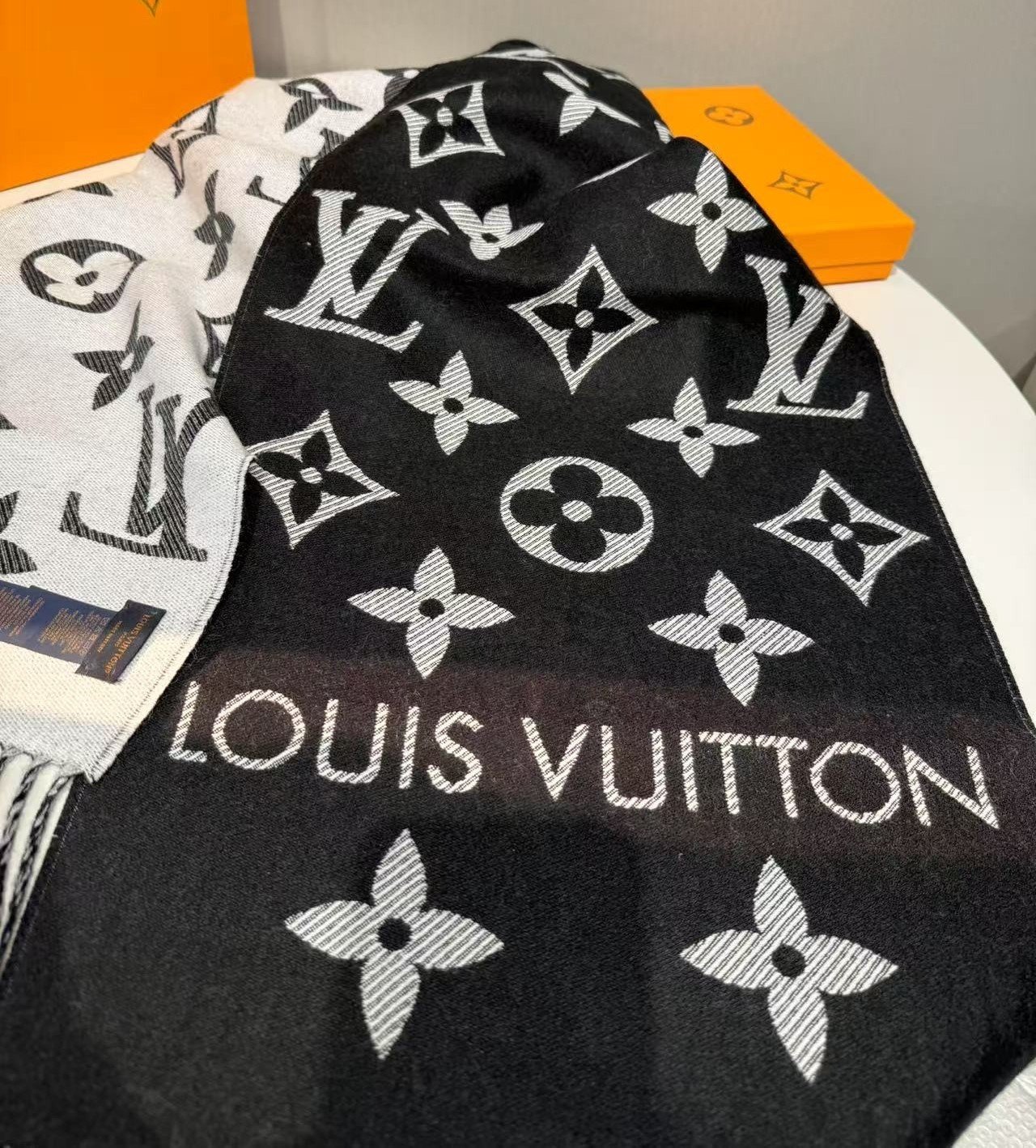 Louis Vuitton LV Essential Scarf Black For Women - Image 2