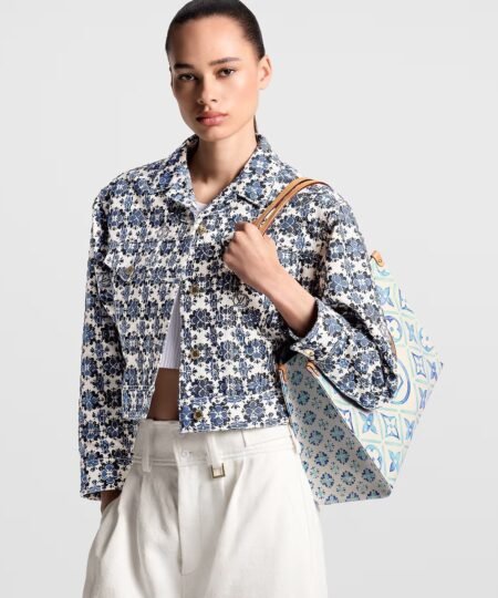 Alternative view of [True-to-ORIGINAL] Louis Vuitton OnTheGo MM Bag Blue For Women 13.8in/35cm M11262