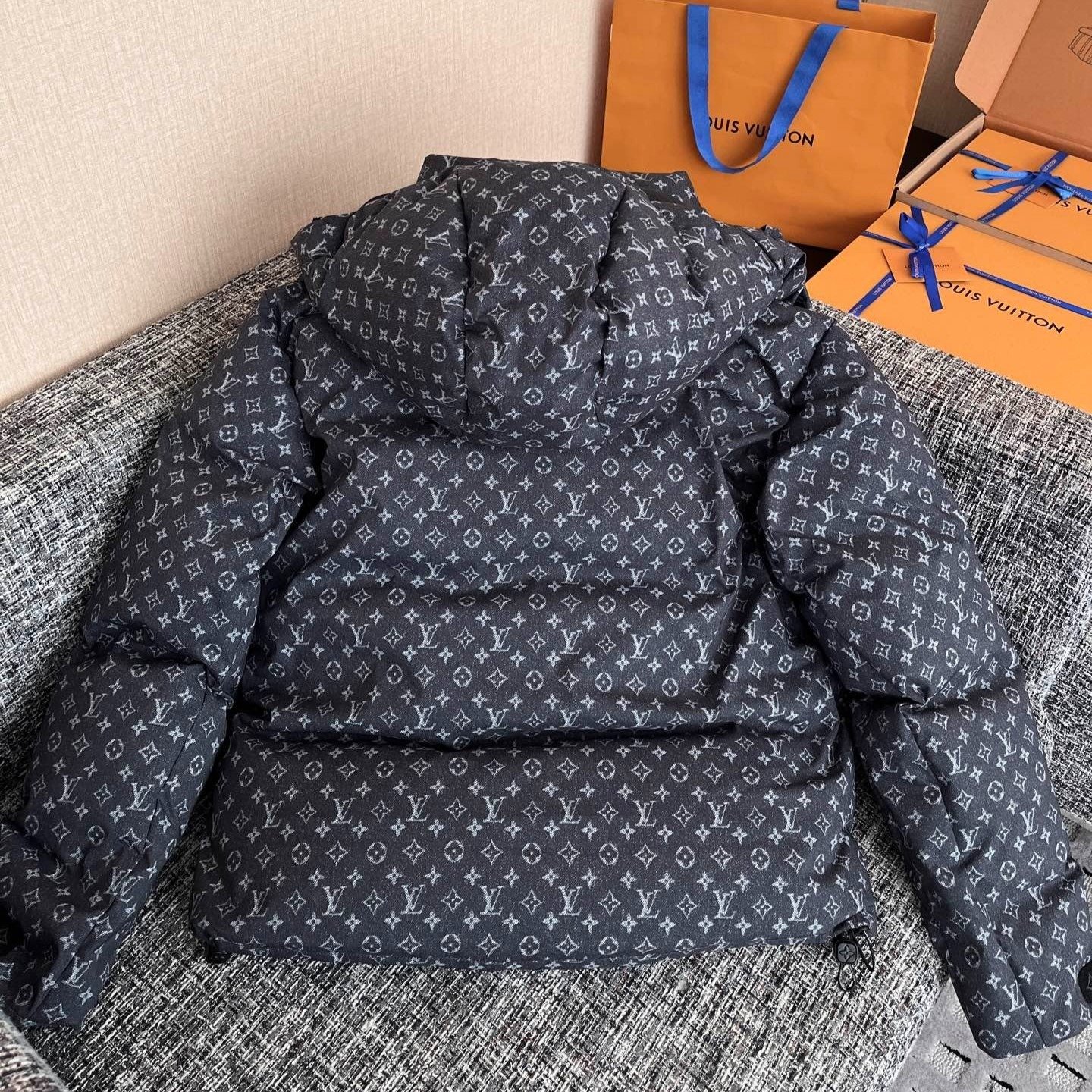 Louis Vuitton Denim-Effect Monogram Ski Jacket Dark Grey For Women 1AIPGV - Image 4