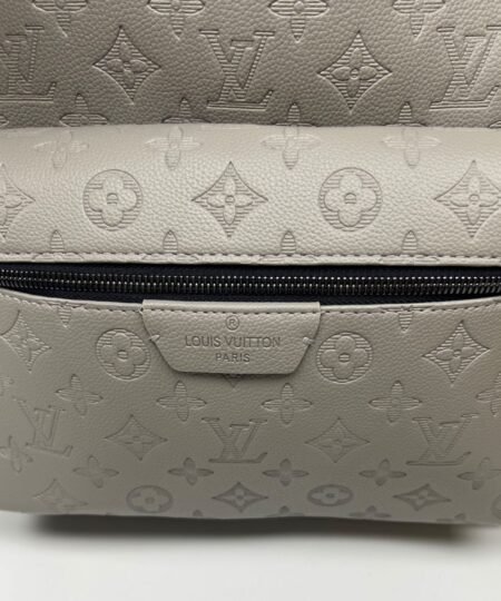 Alternative view of Louis Vuitton Discovery Backpack Grey For Men 11.4in/29cm